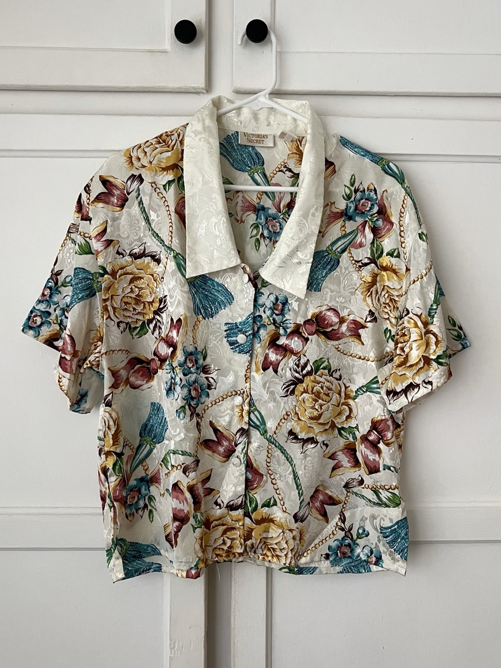 Victoria's Secret Gold Label 1990’s Cream Floral Short Sleeve Button-Down Shirt